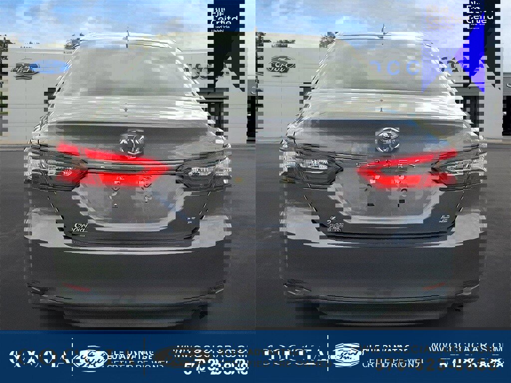 Used 2019 Toyota Camry LE image 4