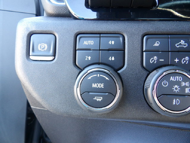 Used 2025 Chevrolet Silverado 3500 High Country w/ High Country Premium Package AWD/4WD image 27