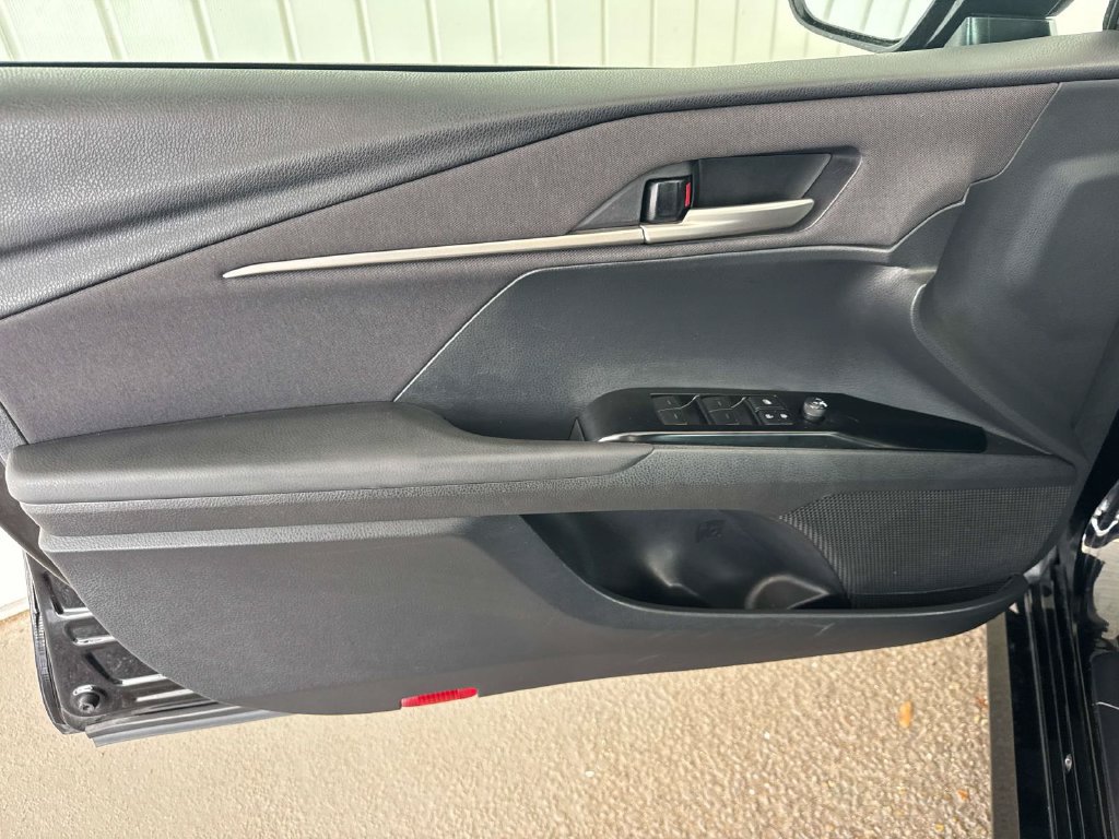 Used 2025 Toyota Camry LE FWD image 23