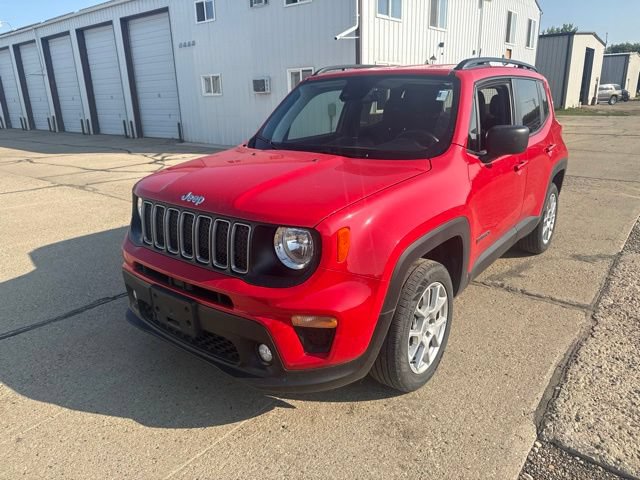 Used 2023 Jeep Renegade Latitude w/ Premium Group AWD/4WD image 5