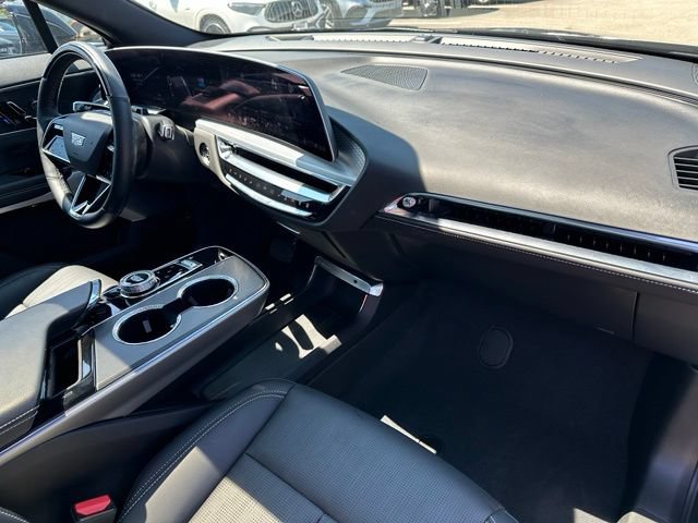 Used 2024 Cadillac Lyriq Luxury AWD/4WD image 8