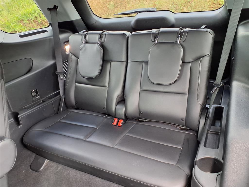 Certified 2022 Ford Explorer XLT w/ Equipment Group 202A image 10