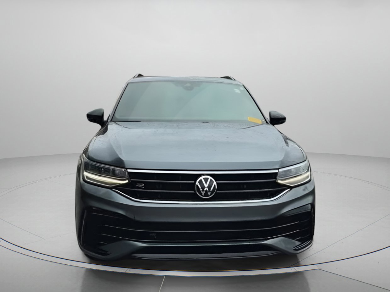 Used 2022 Volkswagen Tiguan SE R-Line image 31