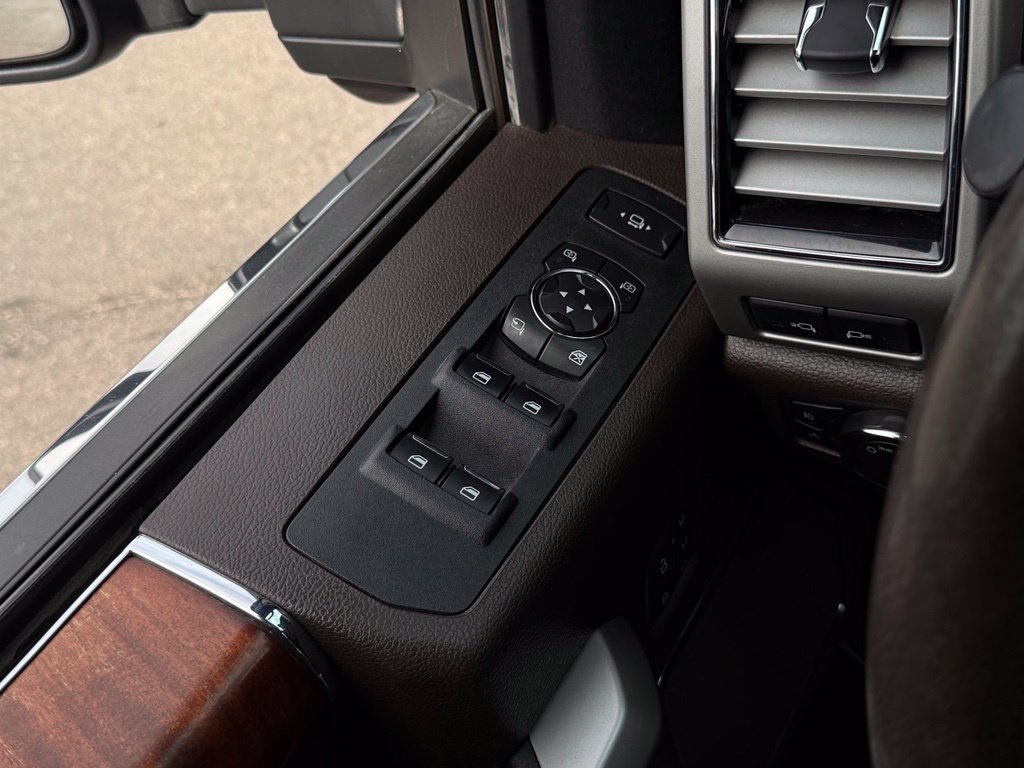 Certified 2020 Ford F250 King Ranch w/ King Ranch Ultimate Package AWD/4WD image 30