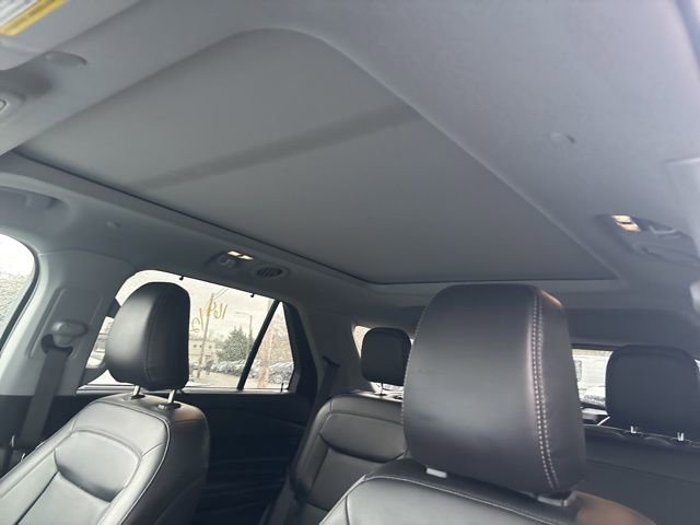 Certified 2023 Ford Explorer Limited w/ Hybrid Equipment Group 310A image 19