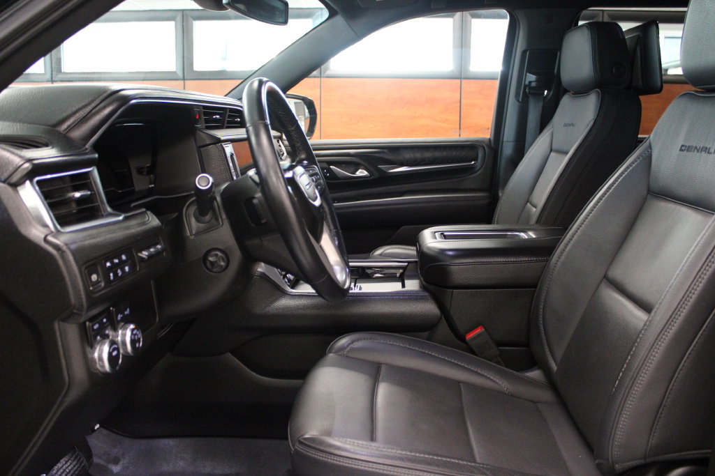 Used 2024 GMC Yukon Denali AWD/4WD image 16