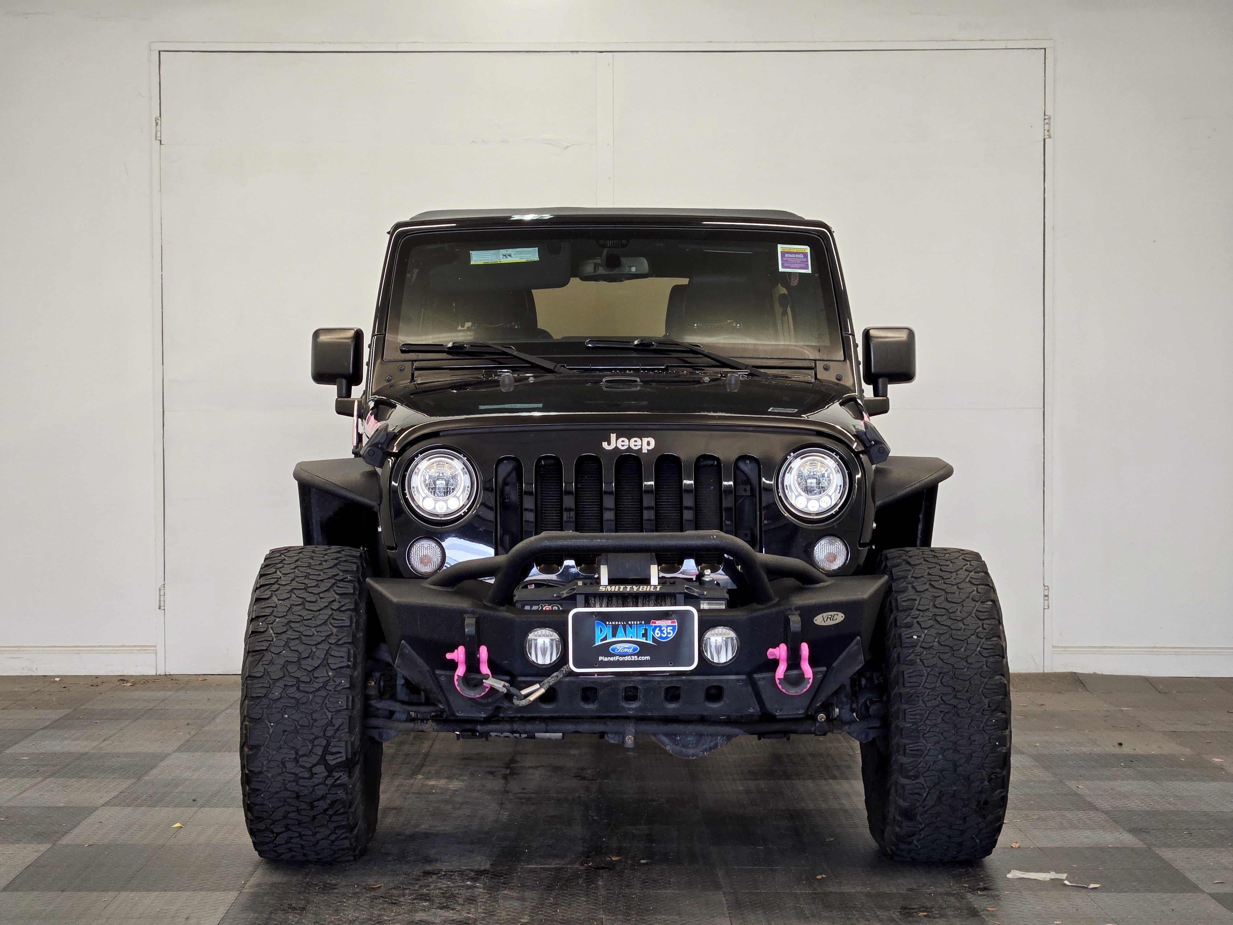 Used 2017 Jeep Wrangler Unlimited Rubicon w/ Connectivity Group AWD/4WD image 3
