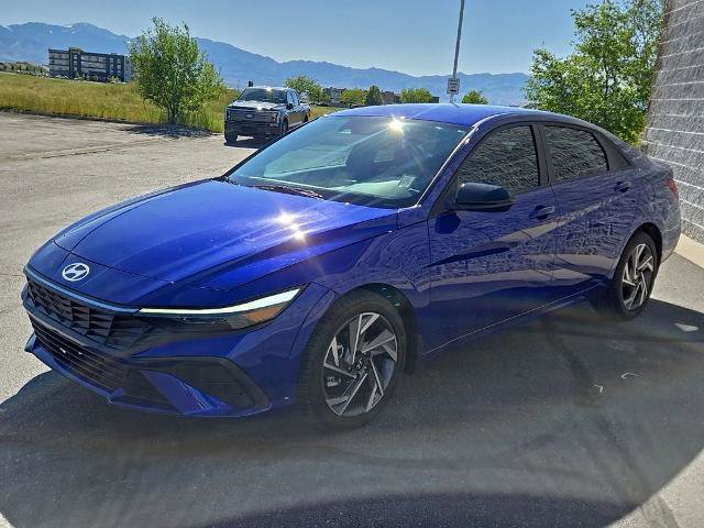 Used 2025 Hyundai Elantra Sport FWD image 8