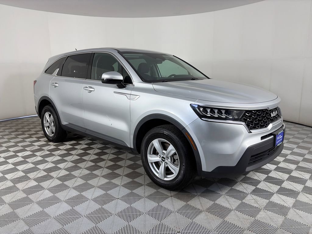 Used 2022 Kia Sorento LX AWD/4WD image 1