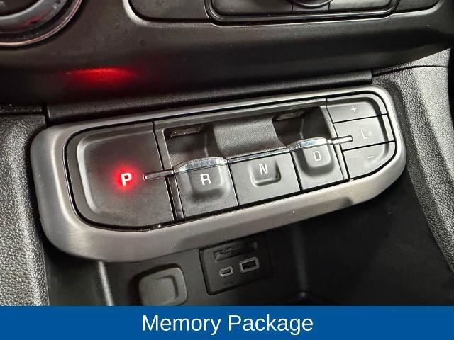 Used 2023 GMC Acadia AT4 w/ Technology Package image 10