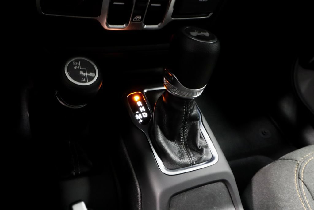 Used 2024 Jeep Wrangler Unlimited Sport AWD/4WD image 28