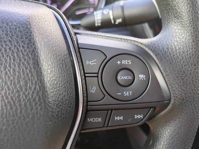 Used 2020 Toyota Camry LE image 23