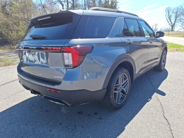 Certified 2025 Ford Explorer ST-Line w/ Premium Package image 3