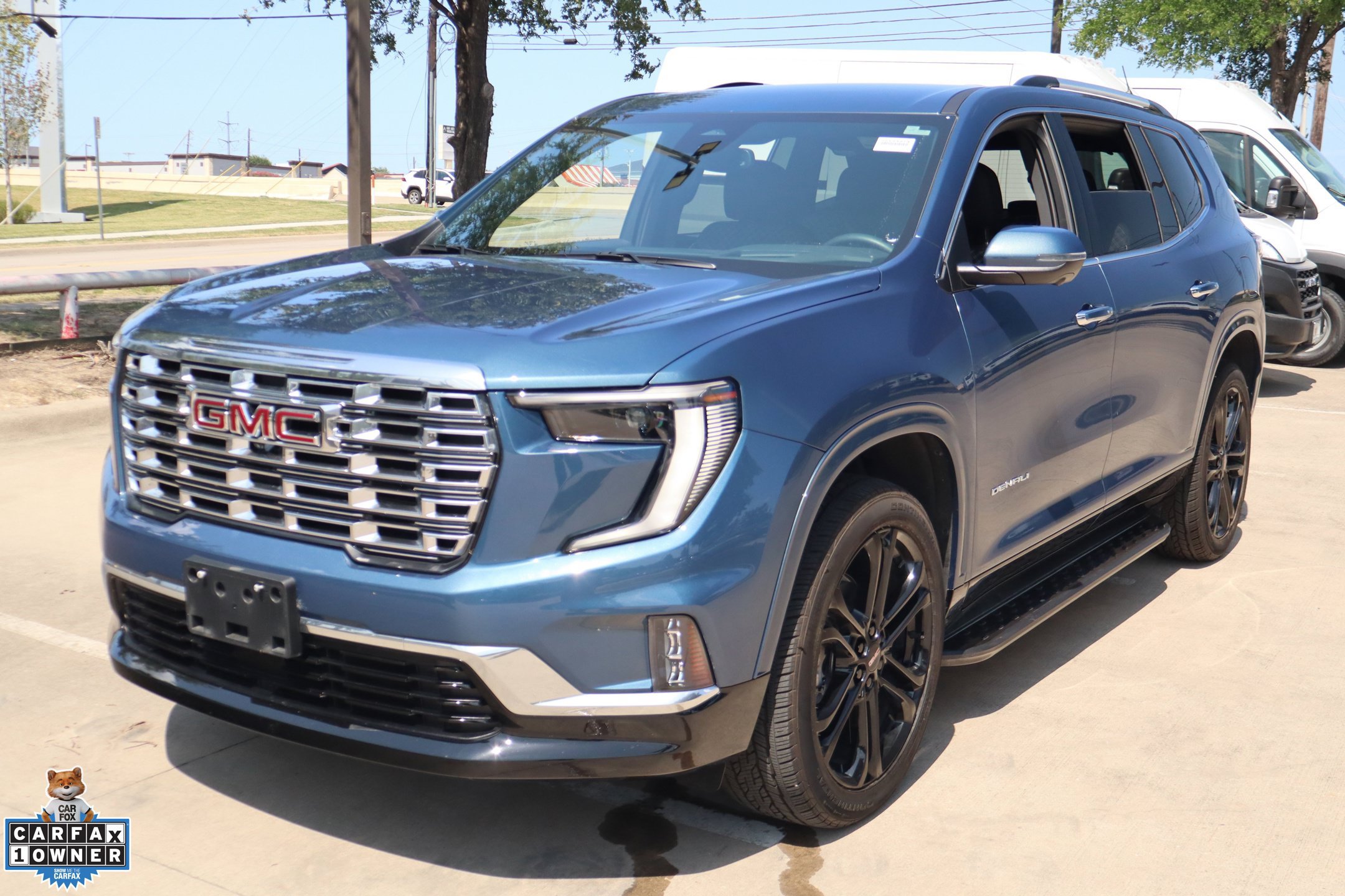 Used 2025 GMC Acadia Denali w/ LPO, Floor Liner Package FWD image 9