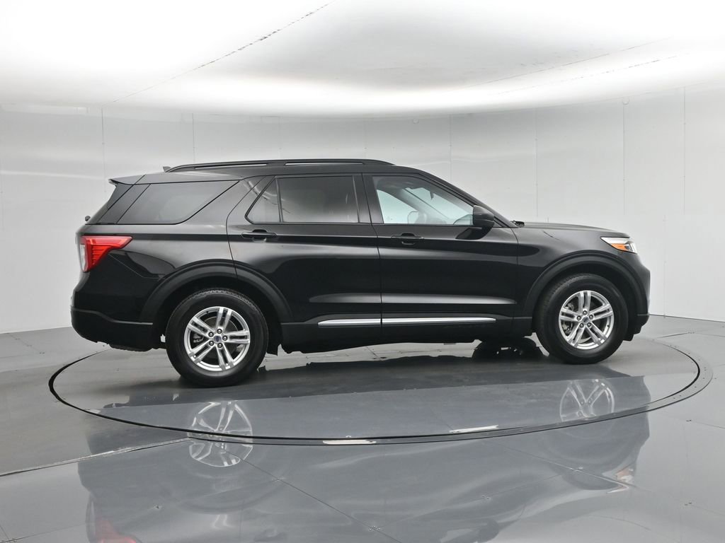 Certified 2022 Ford Explorer XLT image 9