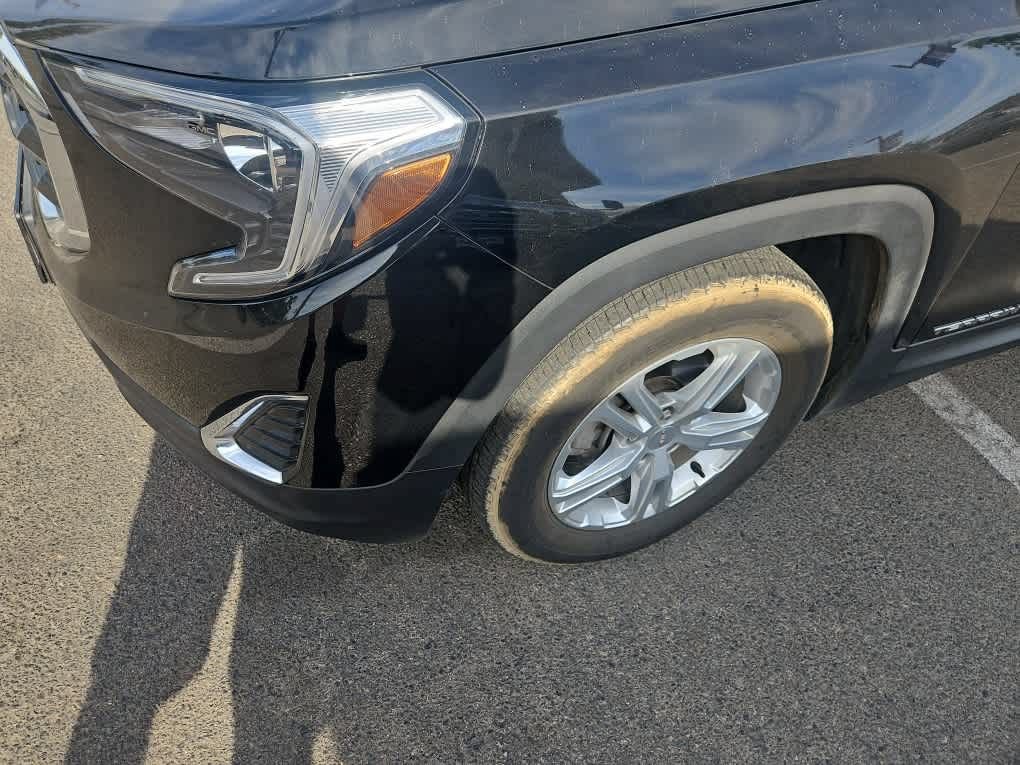 Used 2021 GMC Terrain SLE w/ Driver Convenience Package FWD image 3