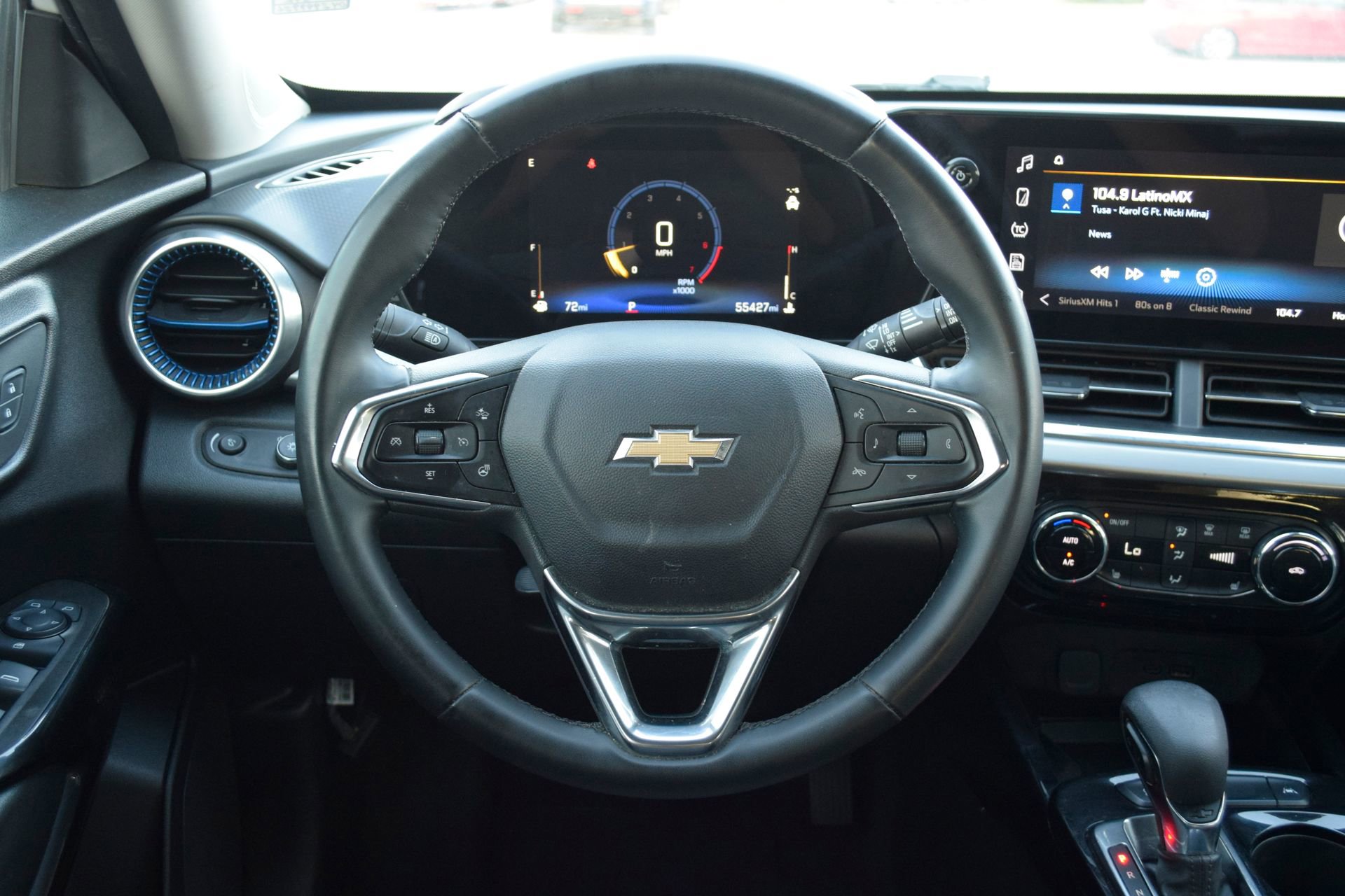 Used 2024 Chevrolet Trax LT w/ Sunroof Package image 8