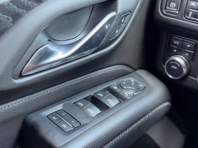 Used 2024 GMC Yukon Denali AWD/4WD image 25