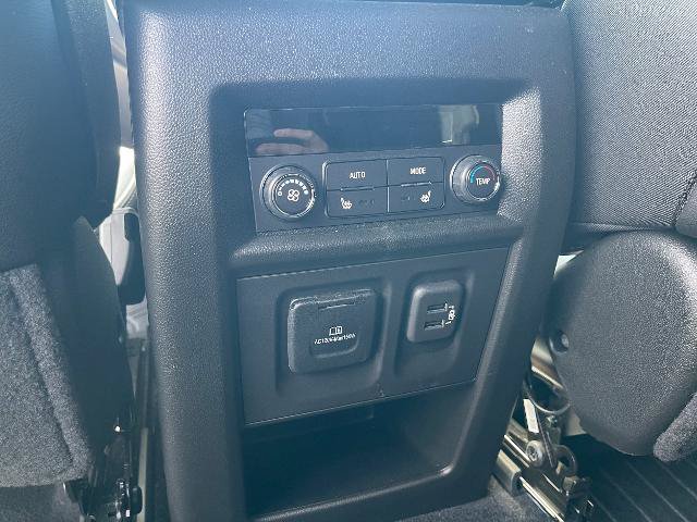 Used 2023 Chevrolet Traverse Premier FWD image 20