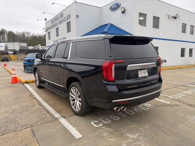 Used 2022 GMC Yukon XL Denali w/ Denali Premium Package image 9