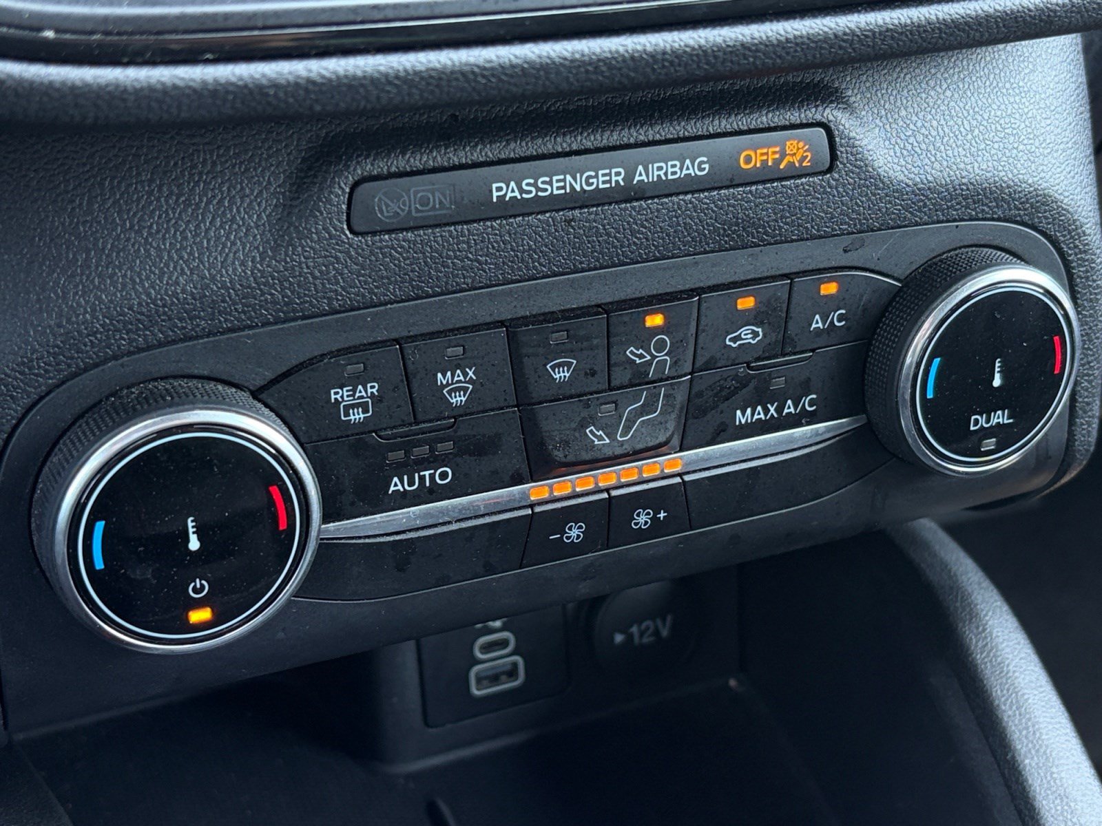 Certified 2025 Ford Escape ST-Line AWD/4WD image 17