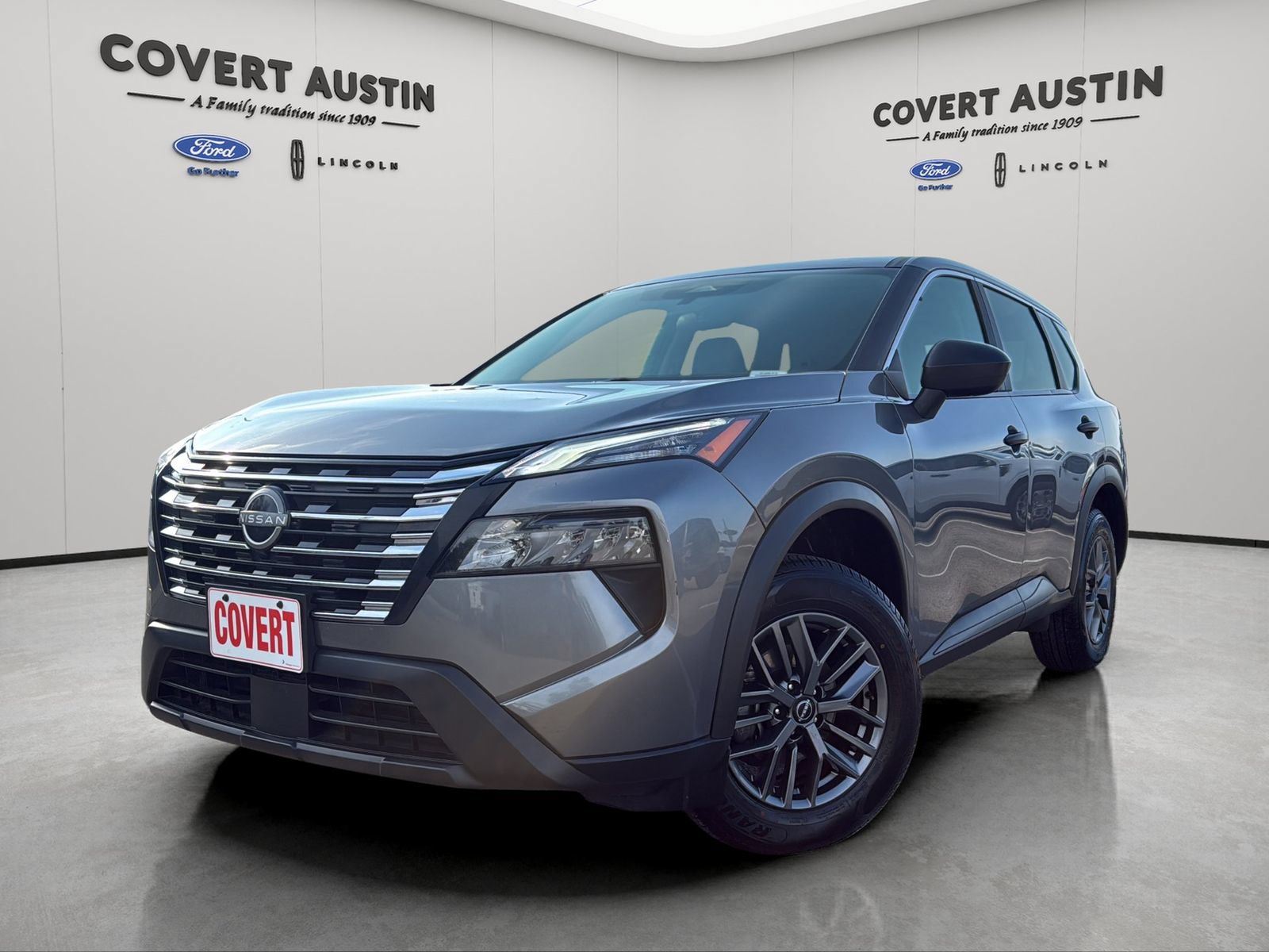 Used 2024 Nissan Rogue S FWD image 1