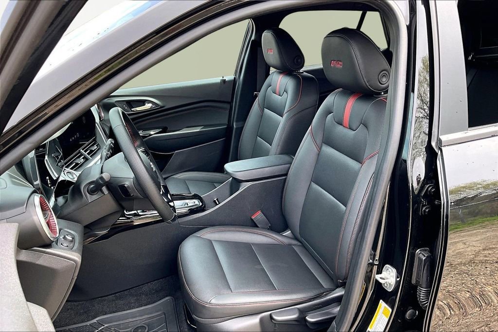 Used 2024 Chevrolet Trax RS w/ Driver Confidence Package FWD image 25