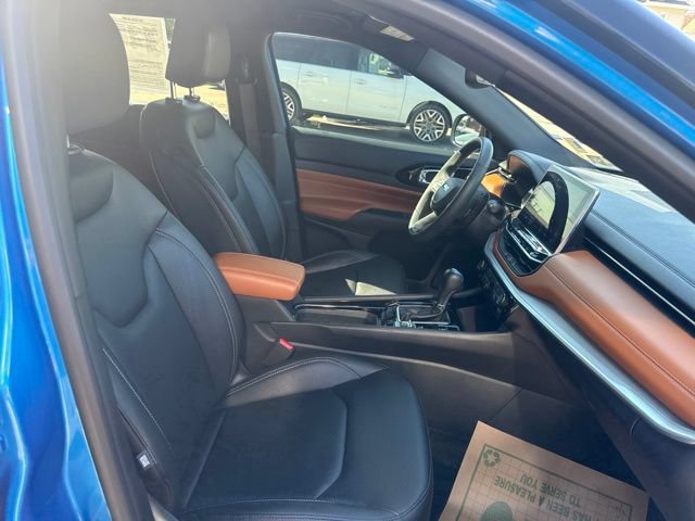 Used 2025 Jeep Compass Limited AWD/4WD image 31