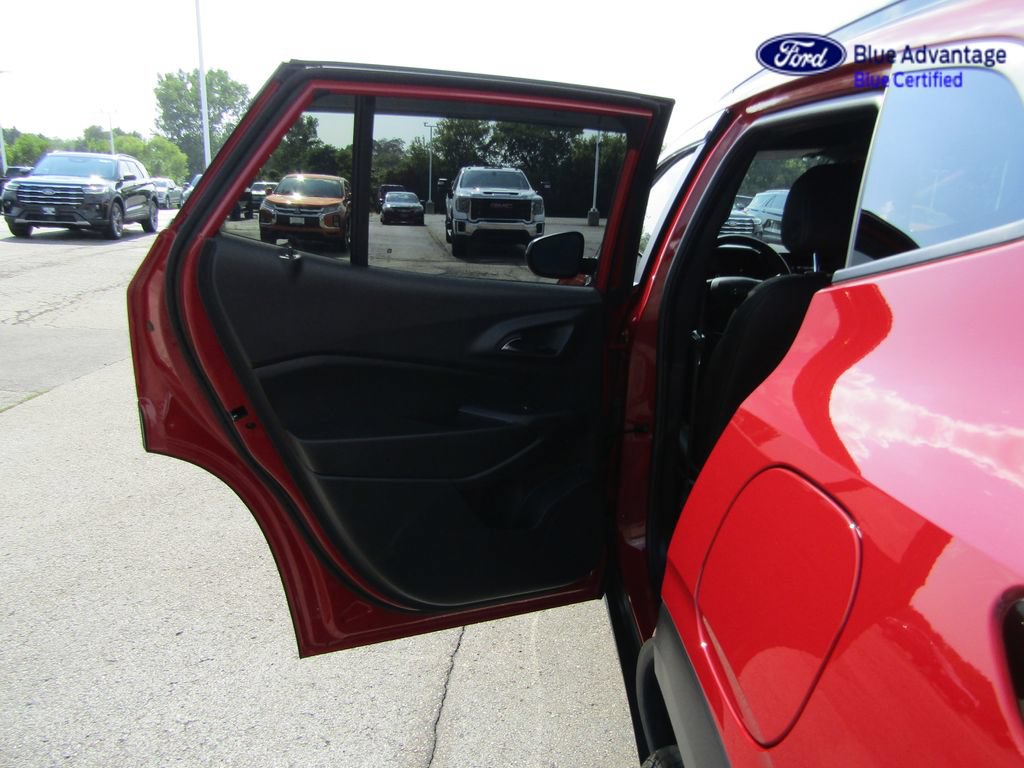 Used 2026 Chevrolet Trax RS w/ Driver Confidence Package FWD image 40