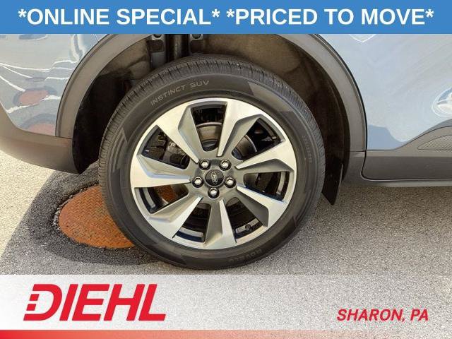 Certified 2024 Ford Escape Platinum AWD/4WD image 10