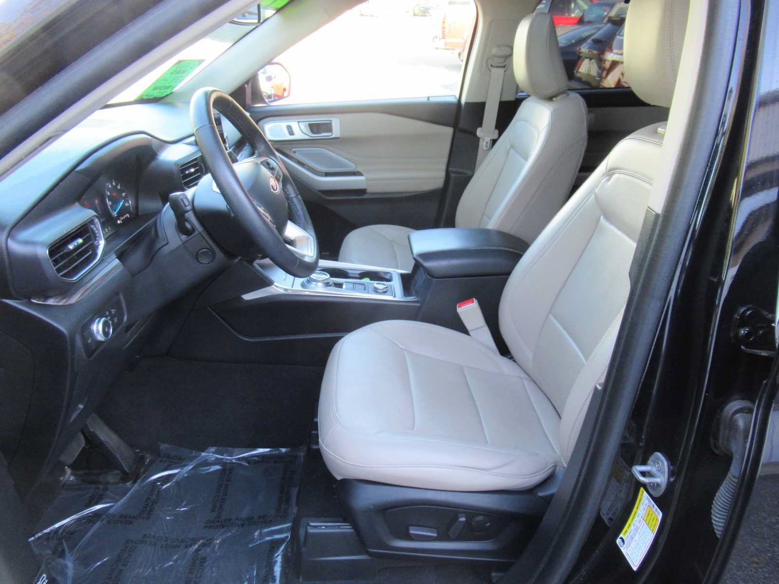 Certified 2023 Ford Explorer Limited w/ Limited Technology Package AWD/4WD image 14