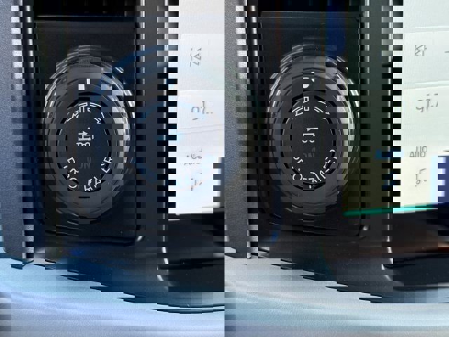 Certified 2022 Ford F150 XLT w/ Equipment Group 302A High image 30