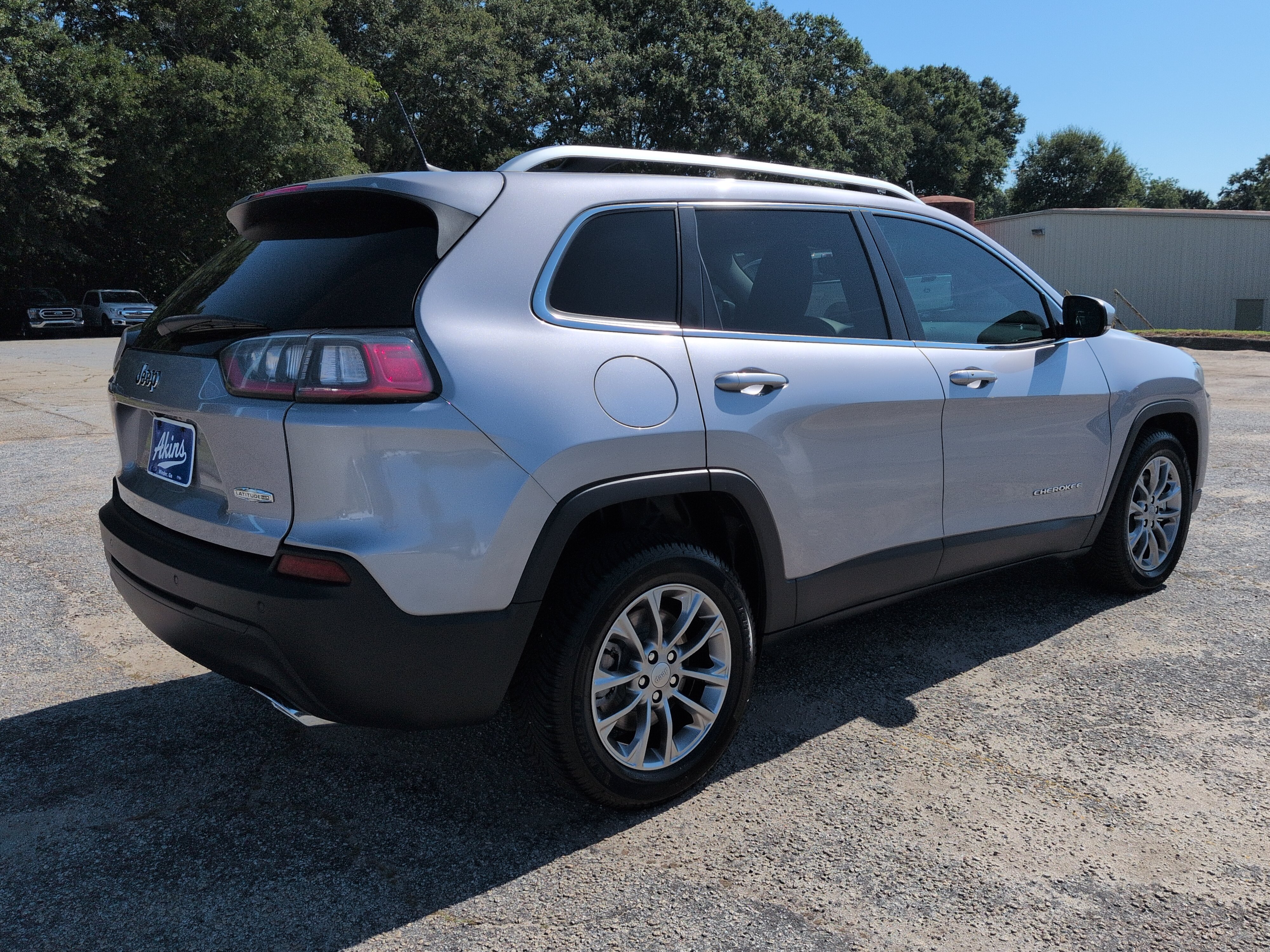Used 2021 Jeep Cherokee Latitude Lux w/ Sun & Sound Group FWD image 3