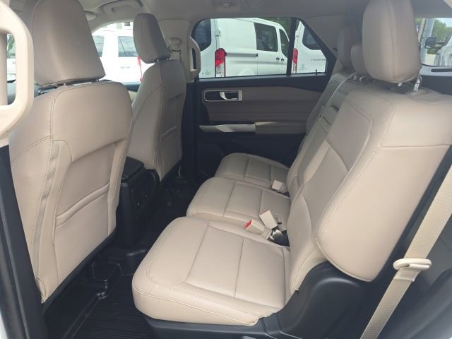 Certified 2023 Ford Explorer XLT w/ Equipment Group 202A AWD/4WD image 11