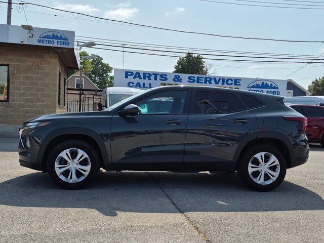 Used 2026 Chevrolet Trax LS FWD image 7