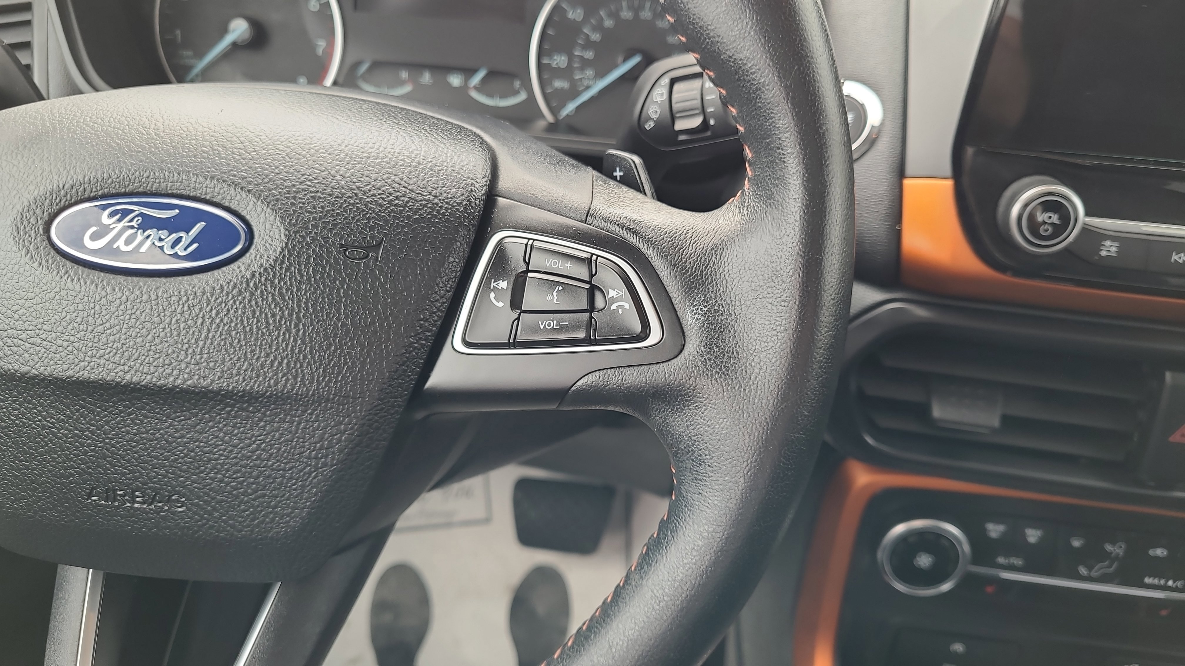 Certified 2018 Ford EcoSport SES image 12