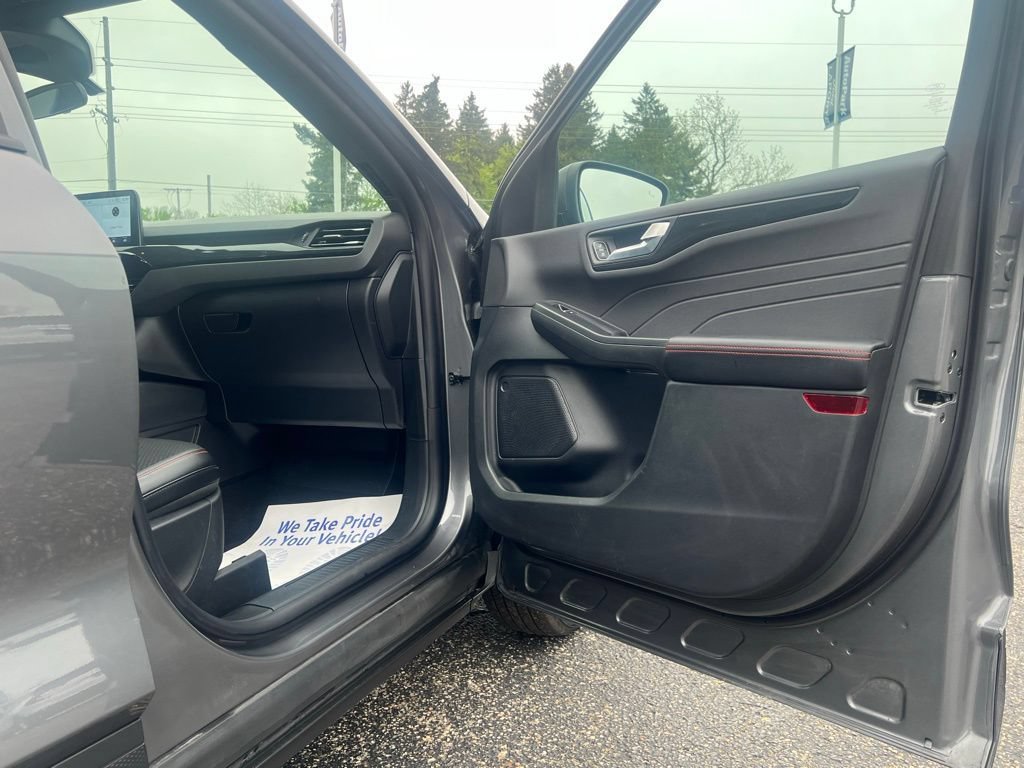 Certified 2026 Ford Escape ST-Line AWD/4WD image 35