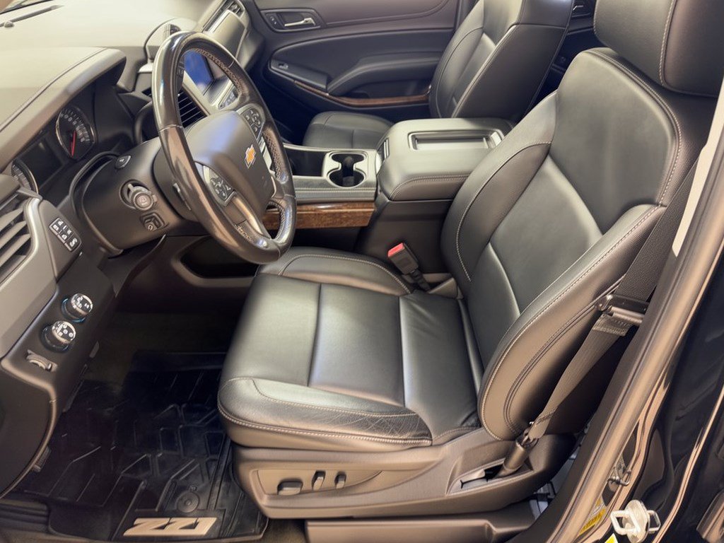 Used 2018 Chevrolet Suburban LT w/ Luxury Package AWD/4WD image 5