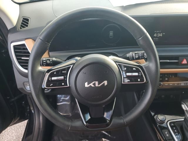 Used 2024 Kia Seltos SX w/ SX Sunroof Package image 21