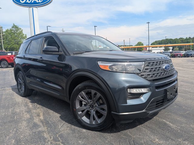 Certified 2022 Ford Explorer XLT w/ Equipment Group 202A AWD/4WD image 2