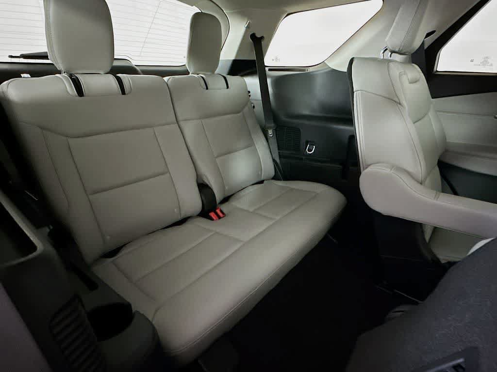 Certified 2025 Ford Explorer Active w/ Active Comfort Package RWD image 31