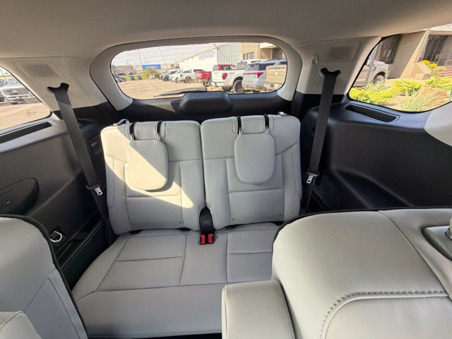 Certified 2025 Ford Explorer Platinum w/ Ultimate Package AWD/4WD image 24