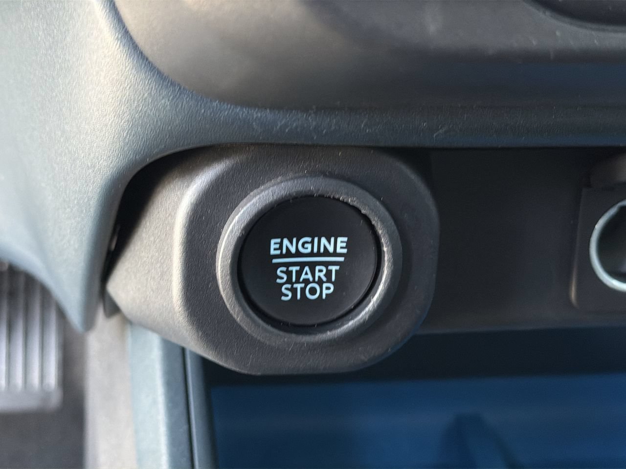 Certified 2025 Ford Maverick XLT FWD image 28