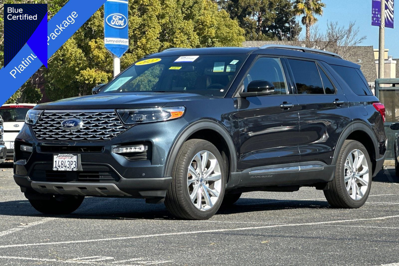 Certified 2022 Ford Explorer Platinum w/ Equipment Group 601A image 1