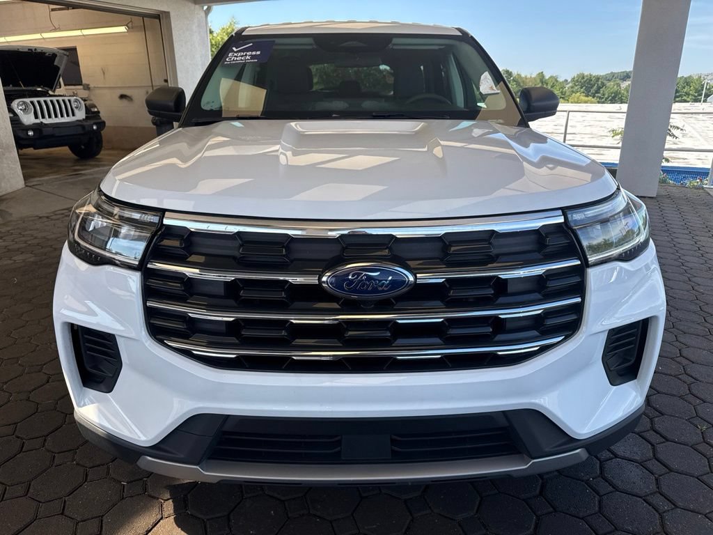Certified 2026 Ford Explorer Active AWD/4WD image 2