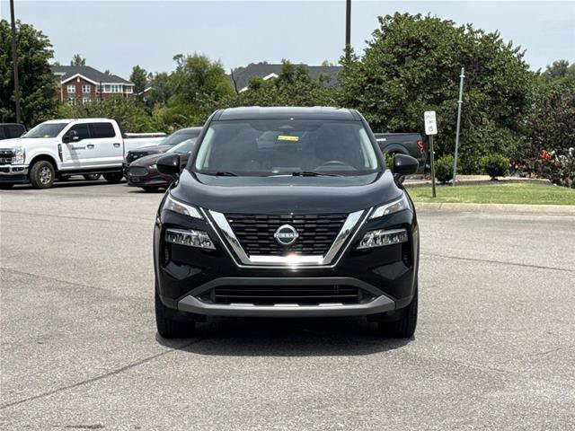 Used 2023 Nissan Rogue SV AWD/4WD image 3