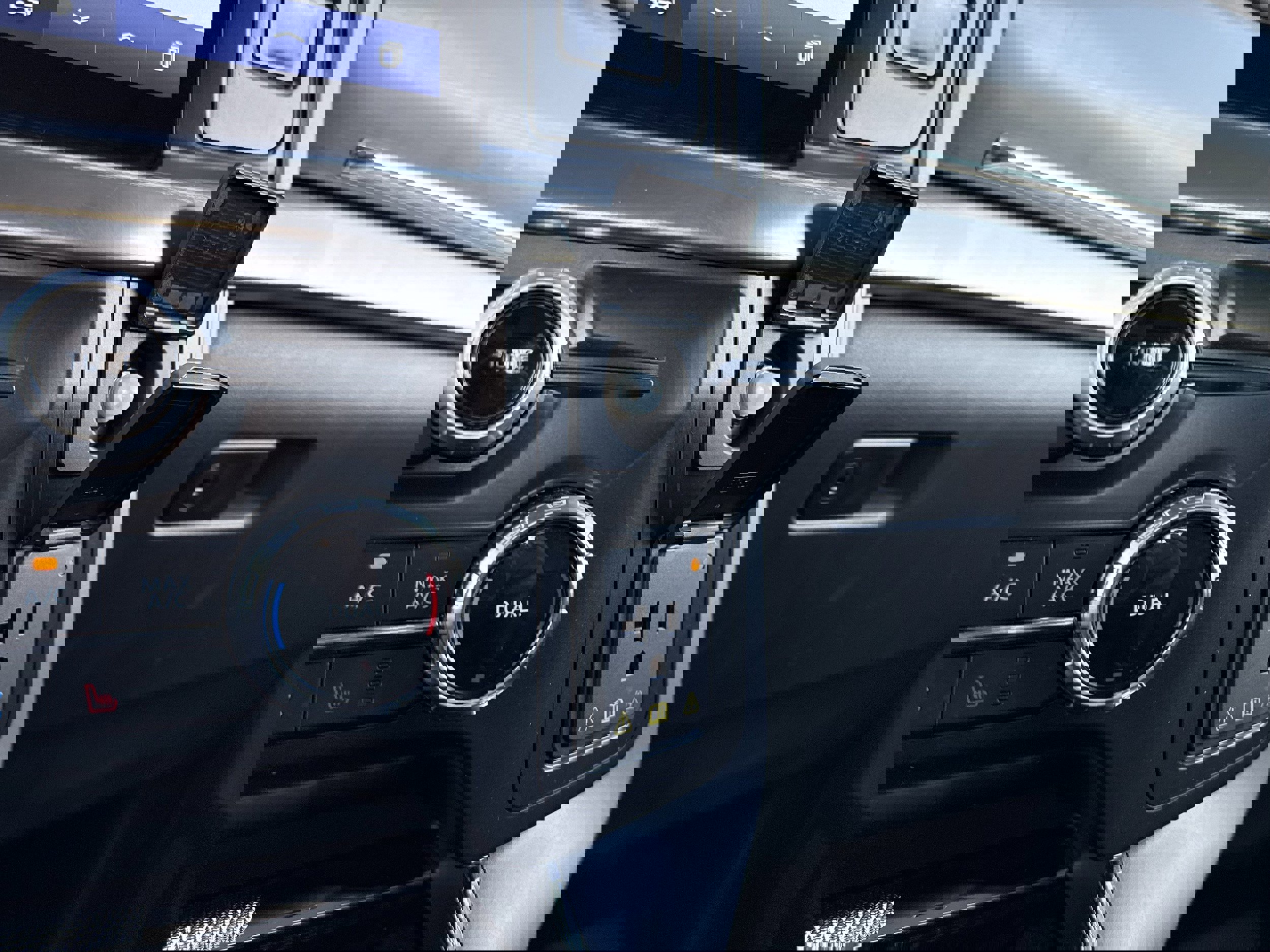 Certified 2022 Ford F150 Lariat w/ Equipment Group 502A High image 27