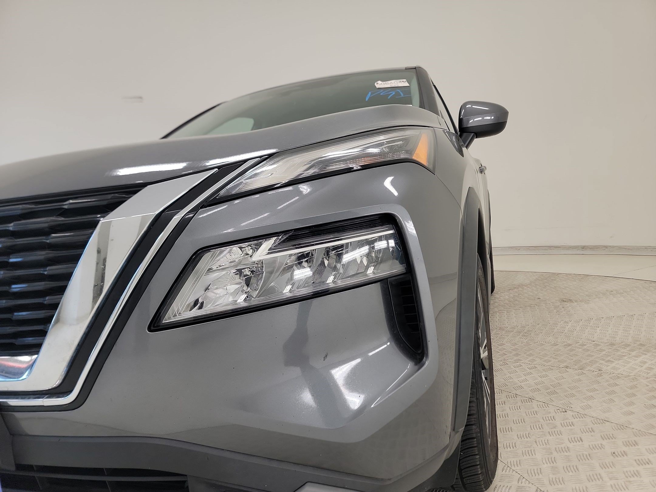 Used 2023 Nissan Rogue SV FWD image 9