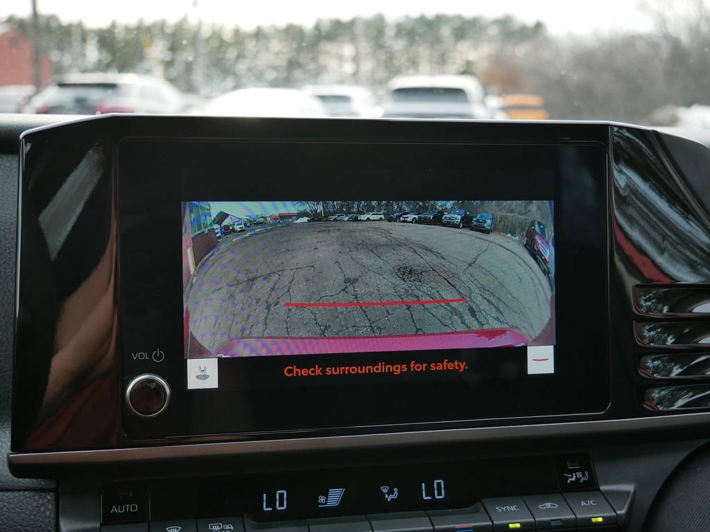 Used 2025 Toyota Camry LE FWD image 27