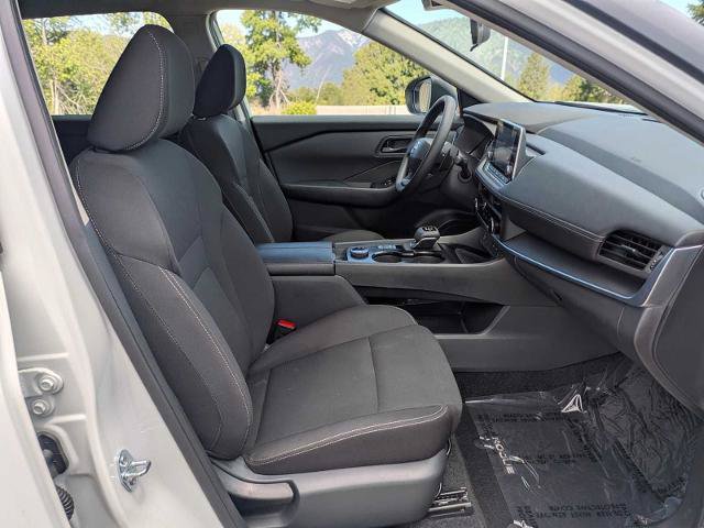 Used 2025 Nissan Rogue S AWD/4WD image 17